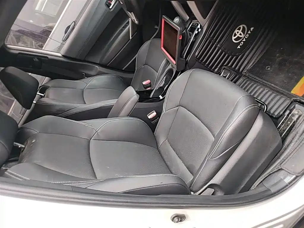 Toyota Frontlander 2022 2.0L CVT Luxury Edition фото 25