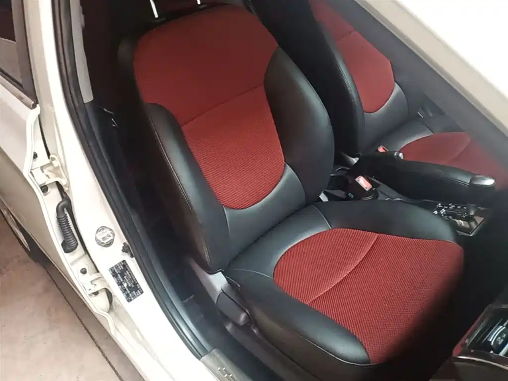 Hyundai Reina 2014 Model 1.6L Automatic TOP фото 25