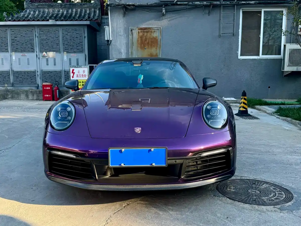 PORSCHE 911