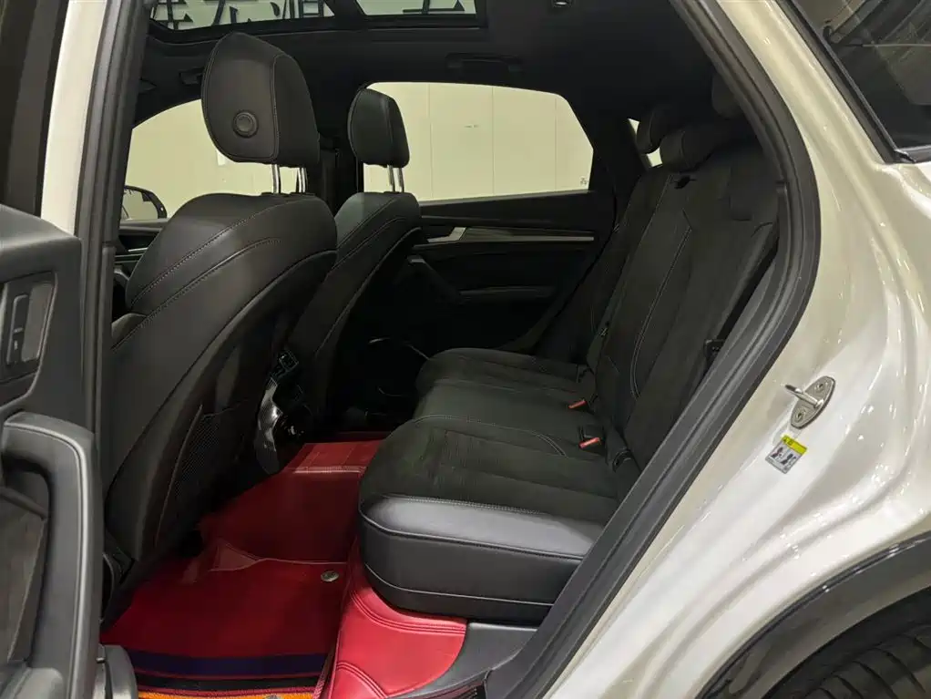Audi Q5L Sportback 2022 Facelift 40 TFSI Luxury Style фото 9