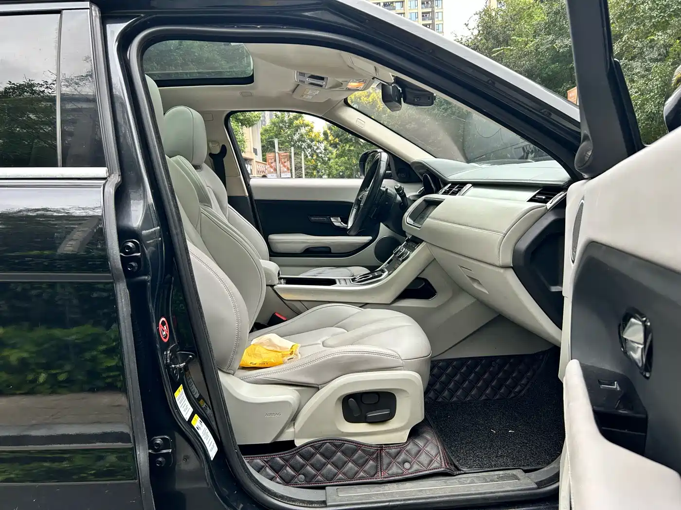 Land Rover Range Rover Evoque (Import) 2012 2012 2.0T 5-door Dynamic Edition