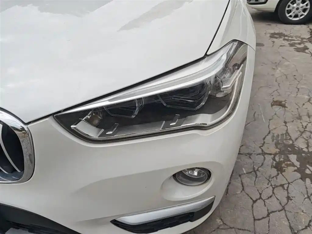BMW X1 2018 sDrive18Li Premium Model фото 24