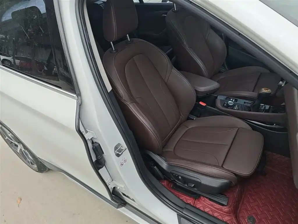 BMW X1 2018 sDrive18Li Premium Model фото 25