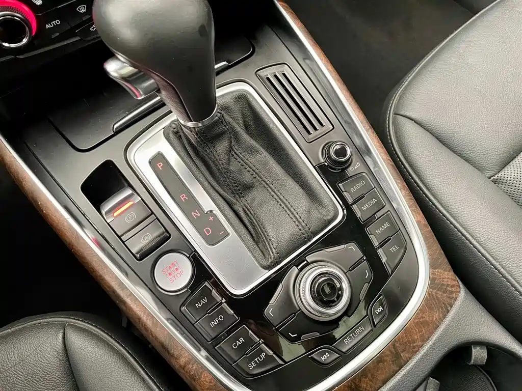 Audi Q5 2012 2.0TFSI Luxury фото 13