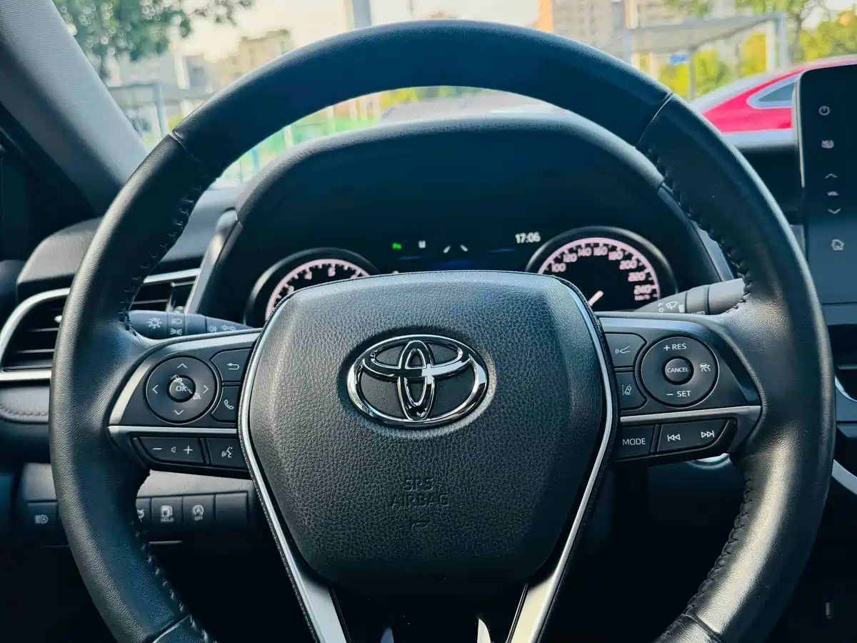 Toyota Camry 2021 2.0G Luxury Edition фото 10