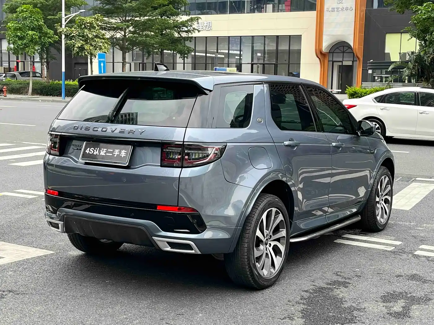 LAND ROVER DISCOVER SPORTS