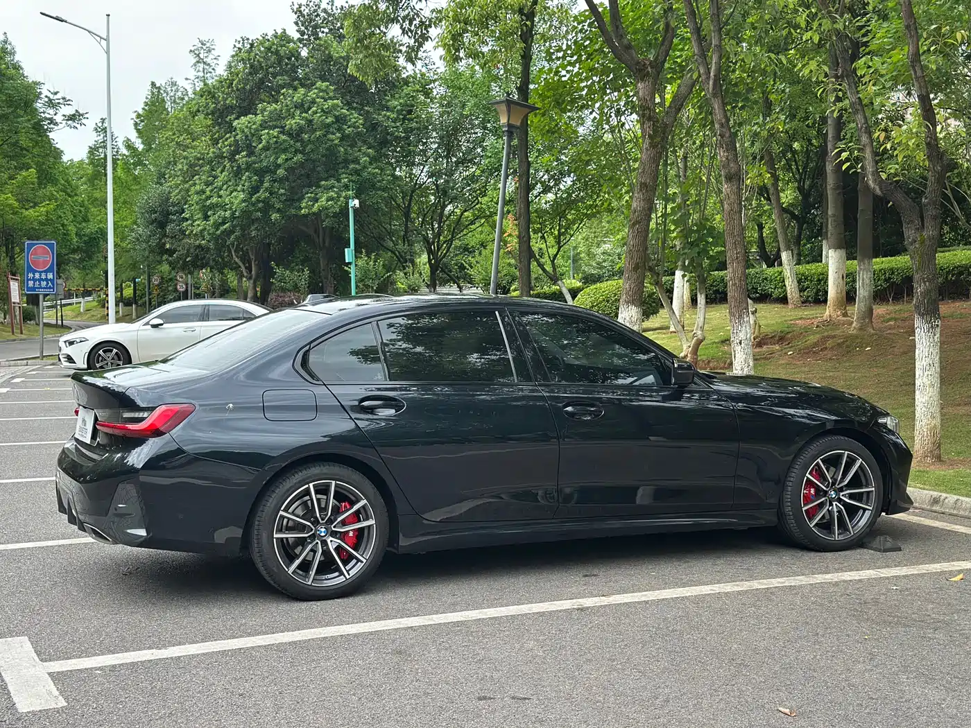 BMW 3 Series 2023 325Li M Sport Package фото 13