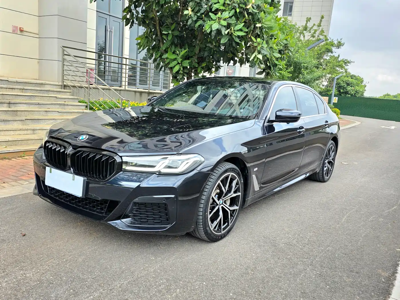 BMW 5 Series 2021 530Li Leading M Sport Package