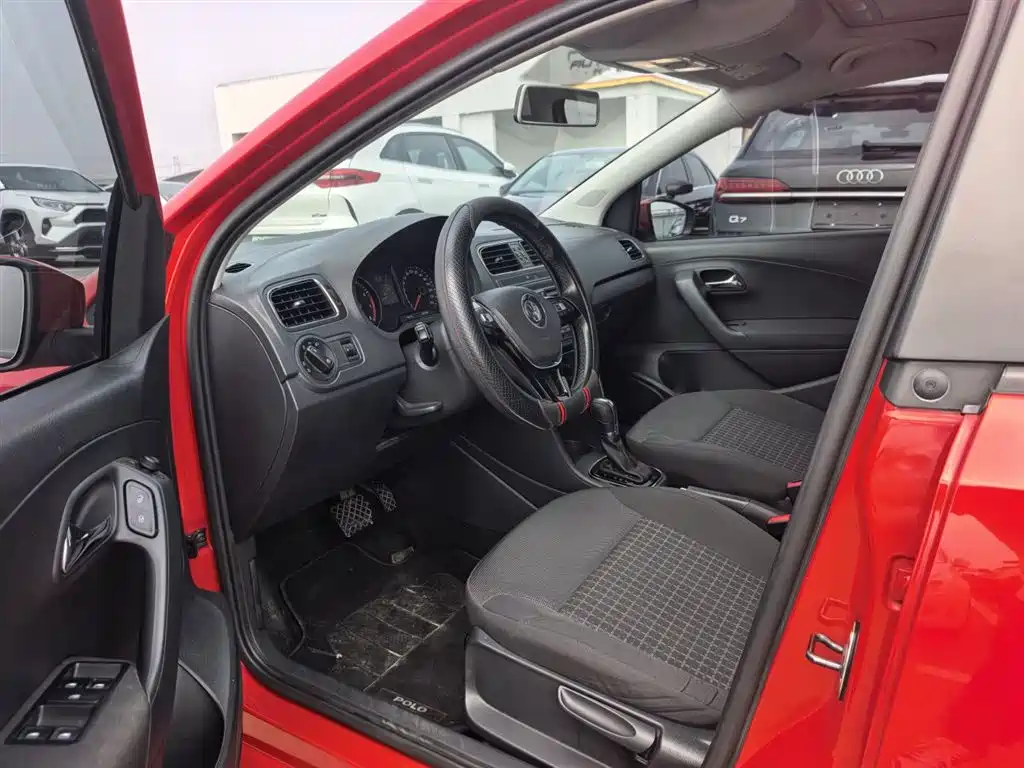 Volkswagen Polo 2016 1.6L Automatic Comfort фото 23