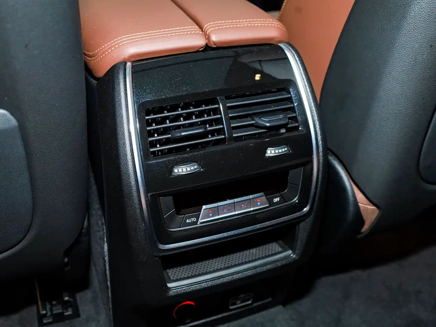 BMW X7 2024 xDrive40i Leading Luxury Package фото 9