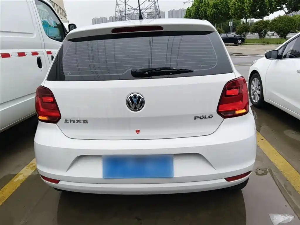Volkswagen Polo 2016 1.4L Automatic Trend фото 6