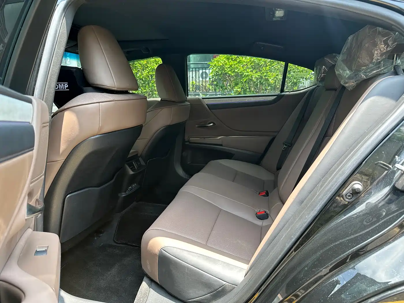 Фото 6 - Lexus ES