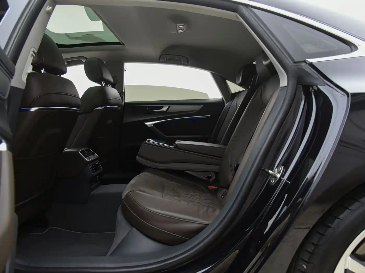 Audi A7L 2024 45TFSI quattro S-line Vision Edition Black Package фото 12