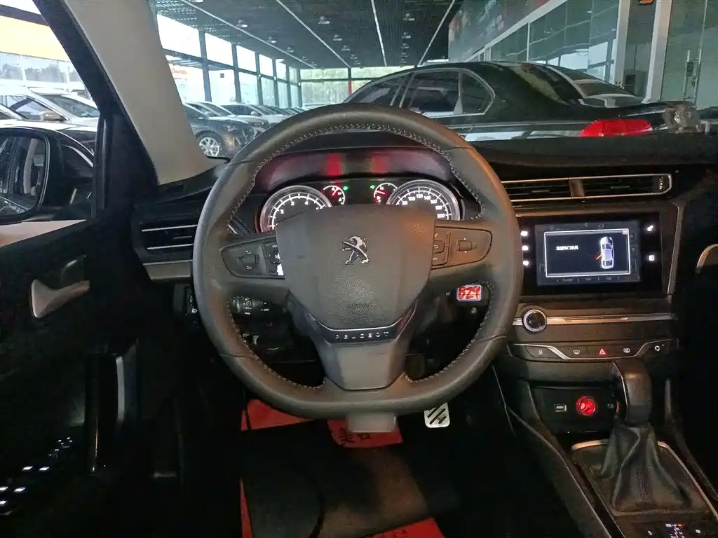 Peugeot 408 2015 Model 1.2T Automatic Luxury Edition фото 7