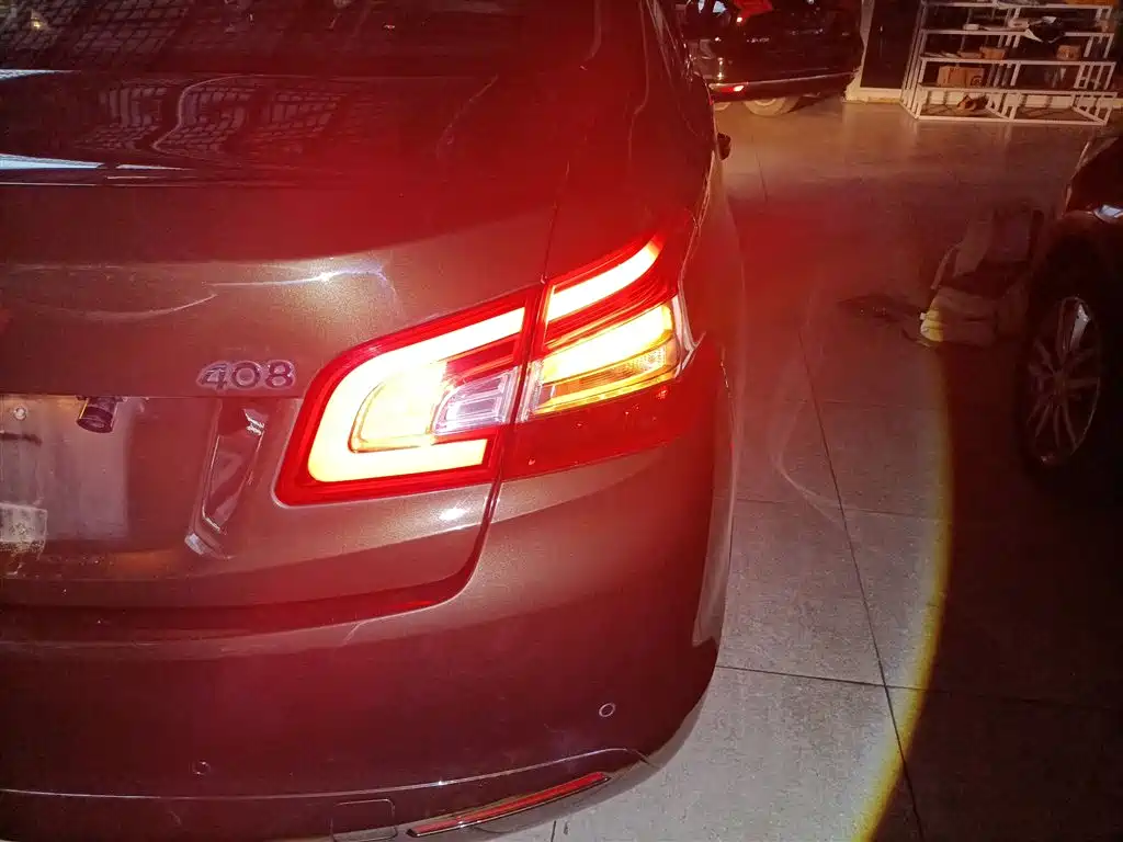 Peugeot 408 2015 Model 1.2T Automatic Luxury Edition фото 25