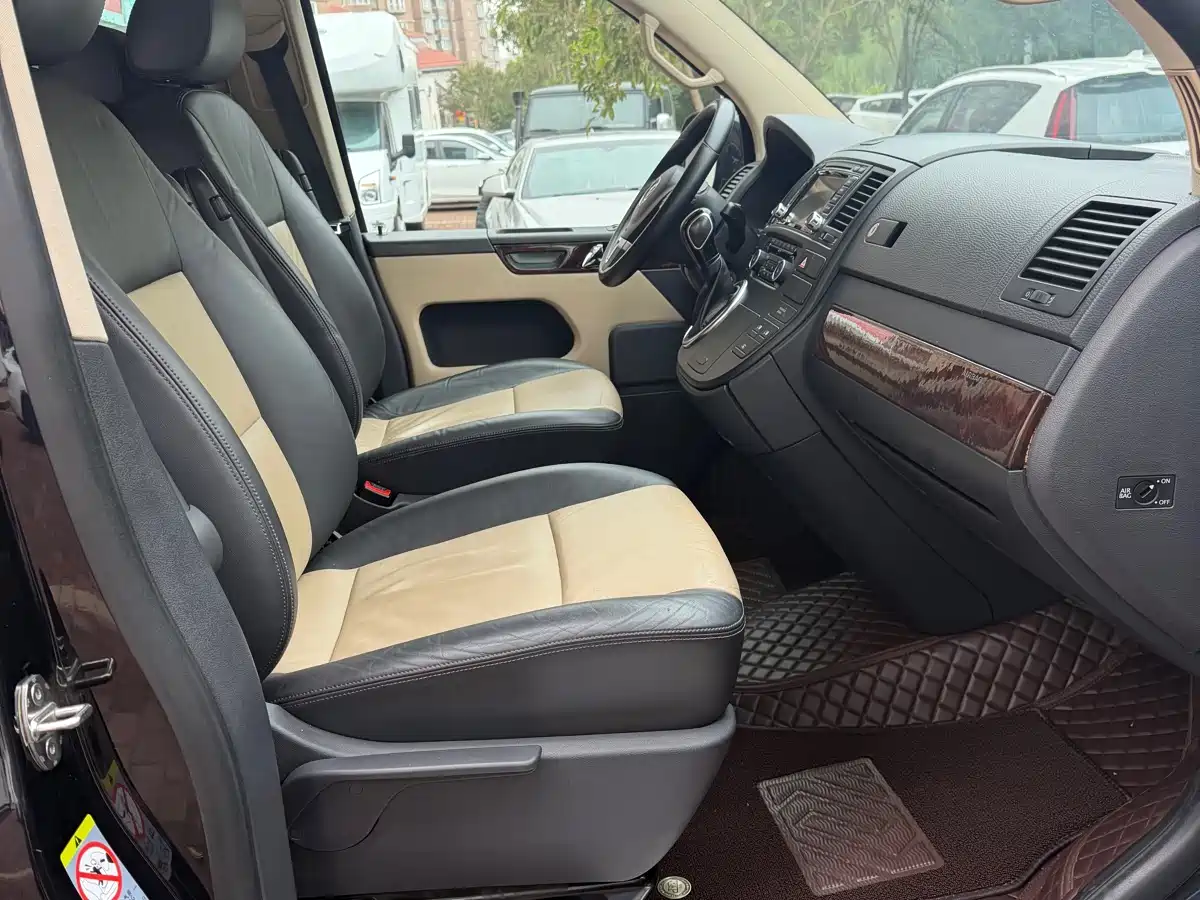 Volkswagen Multivan 2015 2.0TSI AWD 65th Anniversary Limited Edition фото 8