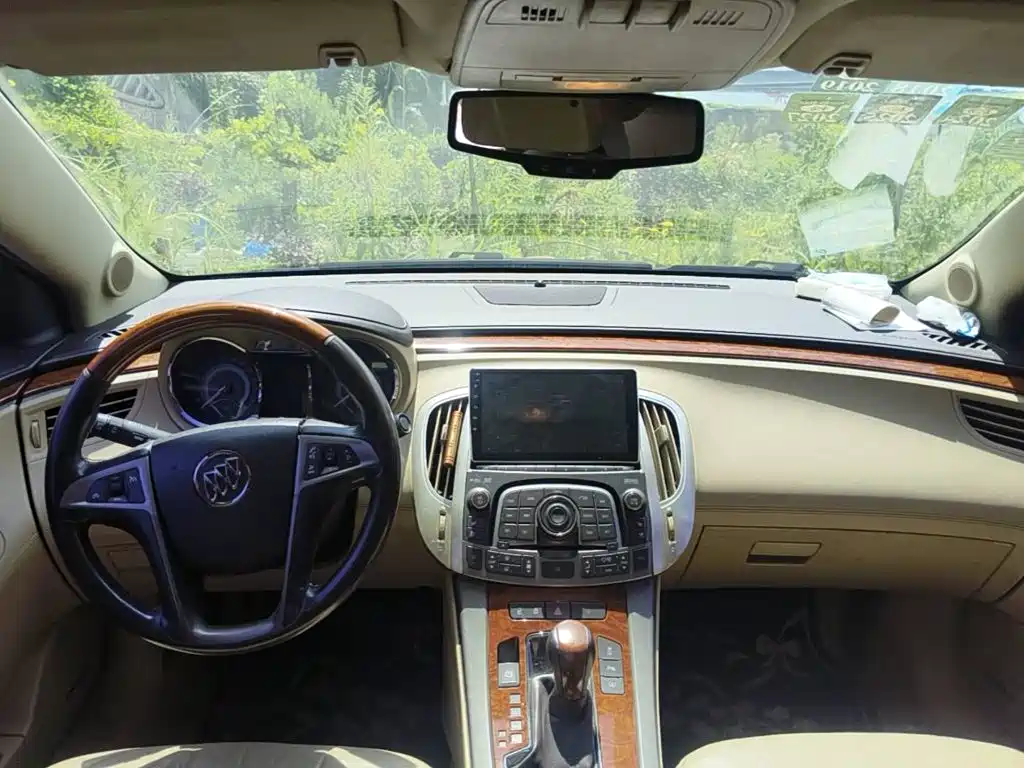 Buick LaCrosse 2011 2011 2.4L SIDI Luxury Edition