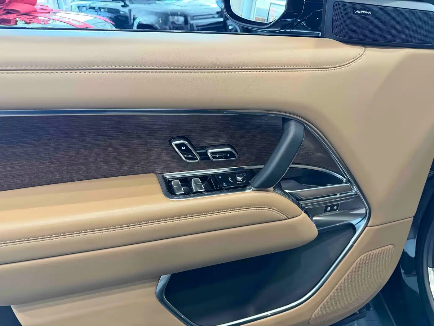 Land Rover Range Rover 2024 2024 3.0 L6 360PS Golden Age Edition