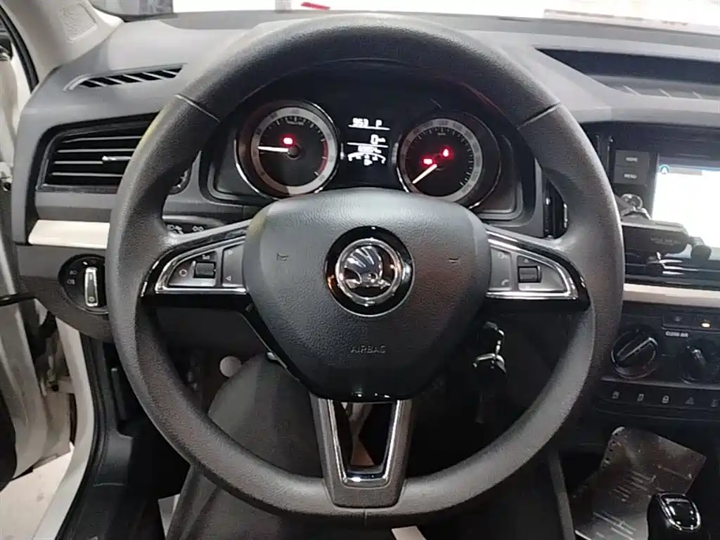 Škoda Kamiq 2018 1.5L Auto Standard Edition China V фото 7