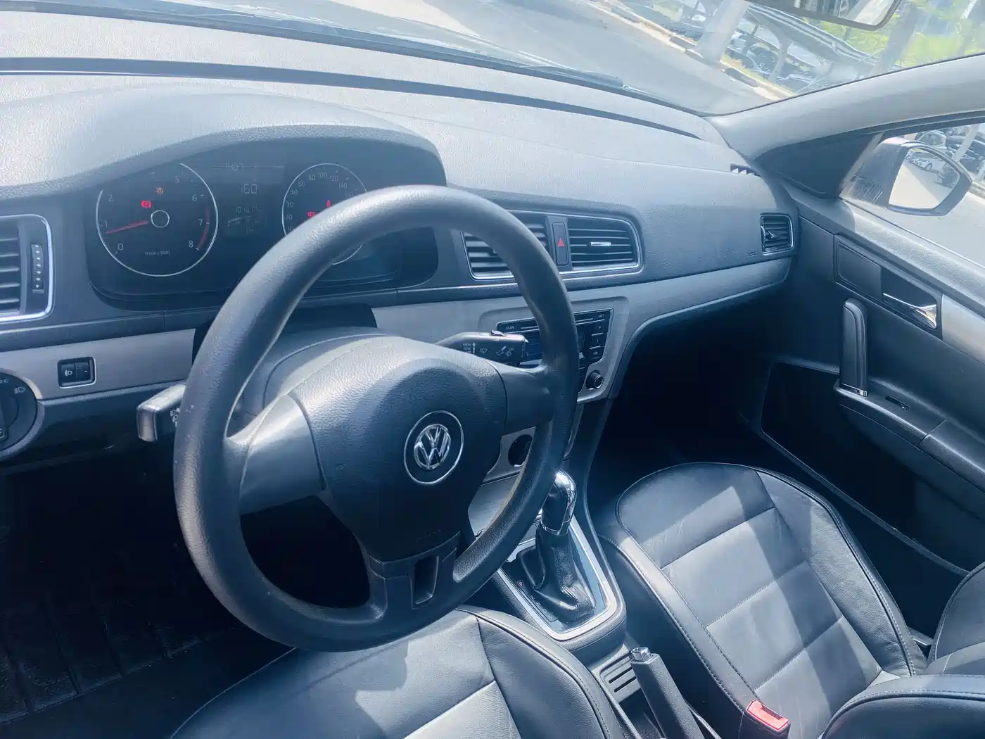 Volkswagen Lavida 2013 Facelift 1.4TSI DSG Comfort фото 9