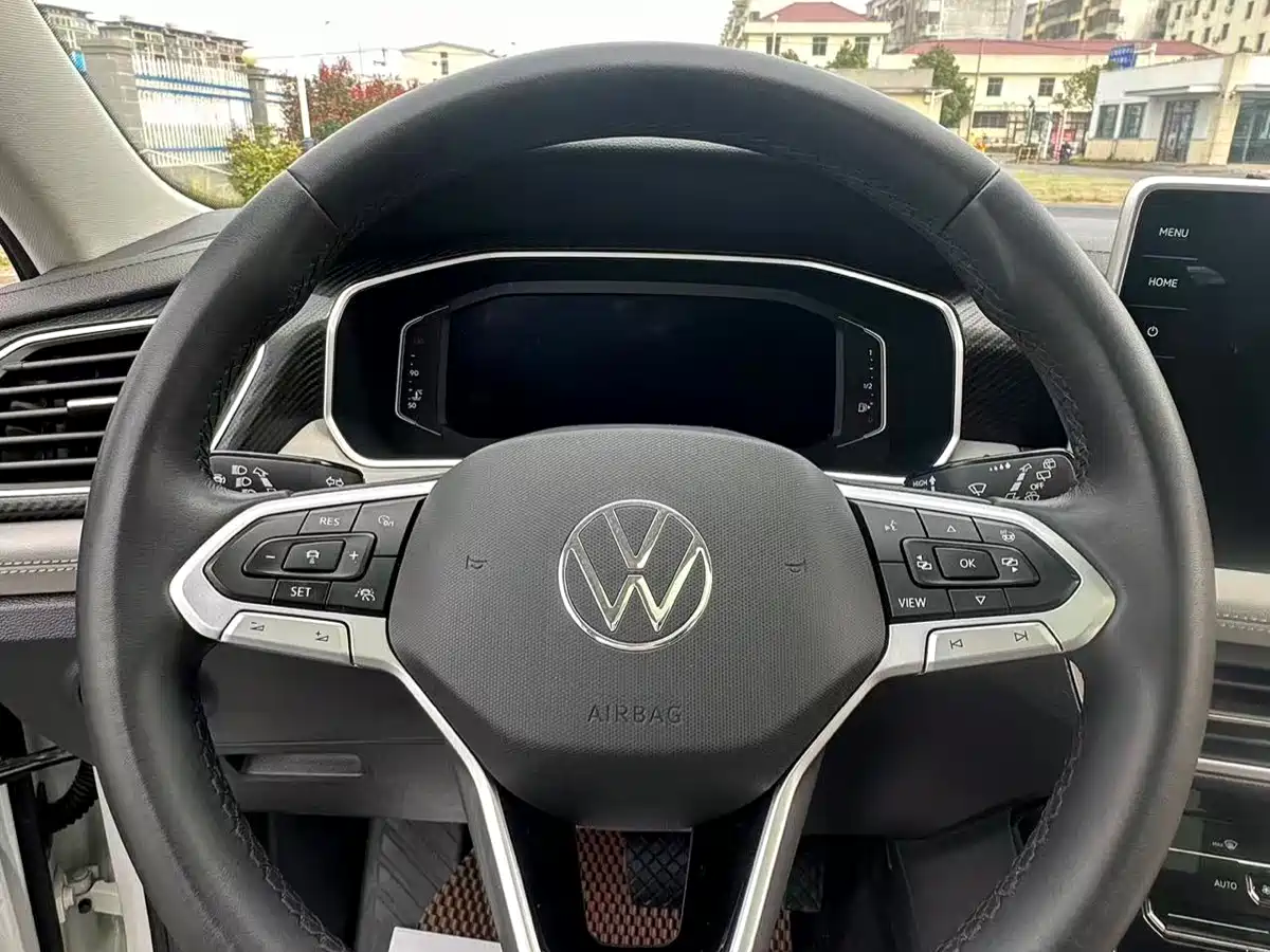 Volkswagen Tayron 2023 330TSI 2WD Luxury Plus Advanced Edition фото 12
