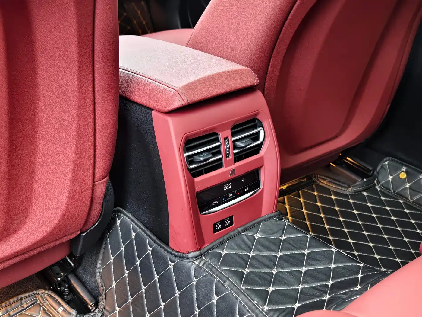 BMW 3 Series 2023 325Li M Sport Black Night Package фото 17