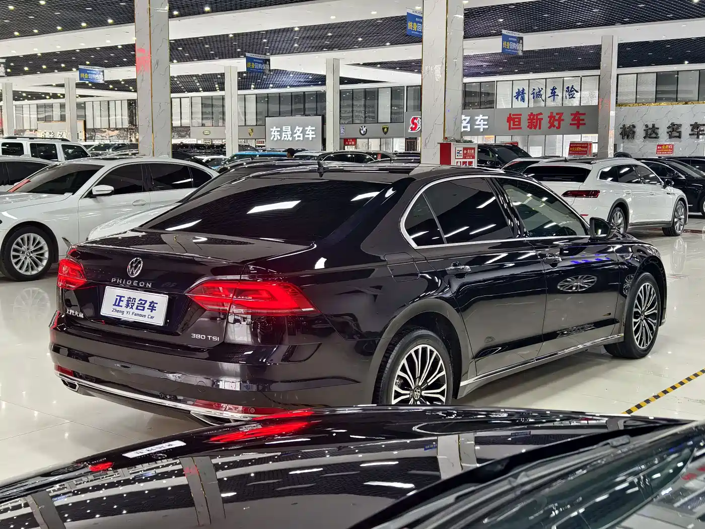 Volkswagen Phideon 2021 380TSI Luxury Edition фото 18