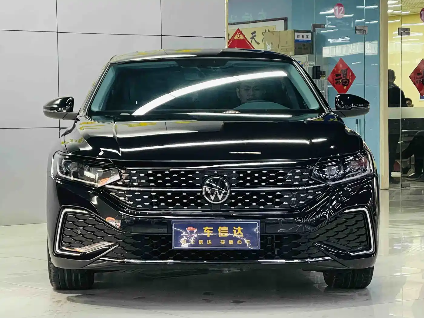 Volkswagen Passat 2025 Outstanding 380TSI Starlight Dragon Soaring Edition