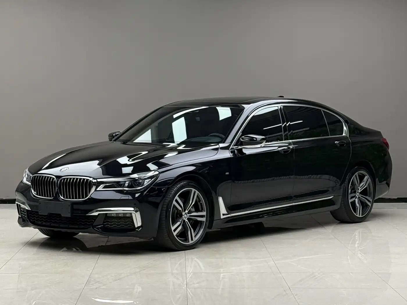 BMW 7 Series 2018 740Li xDrive Premium Type M Sport Package
