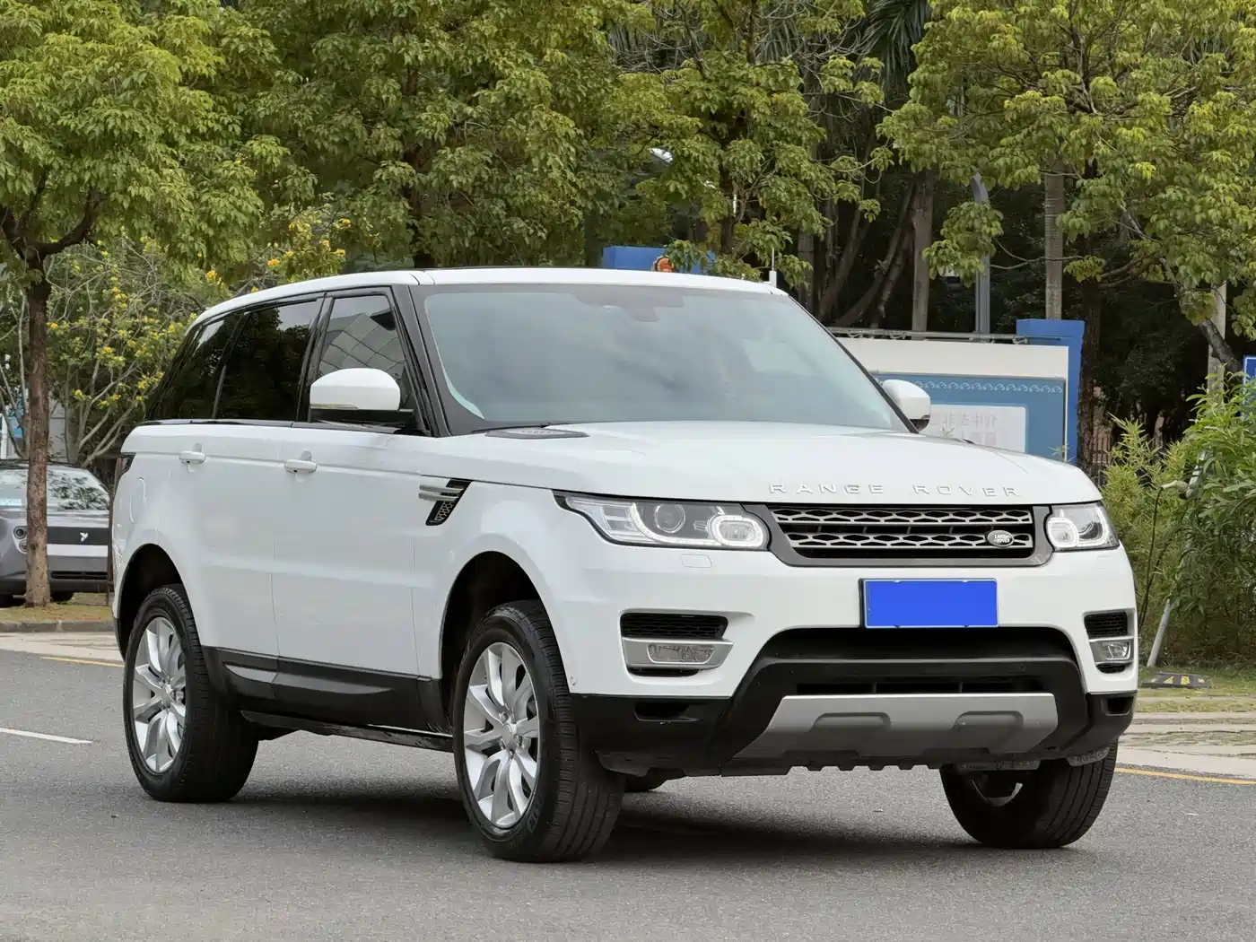 Land Rover Range Rover Sport 2014 3.0 SC V6 HSE фото 3