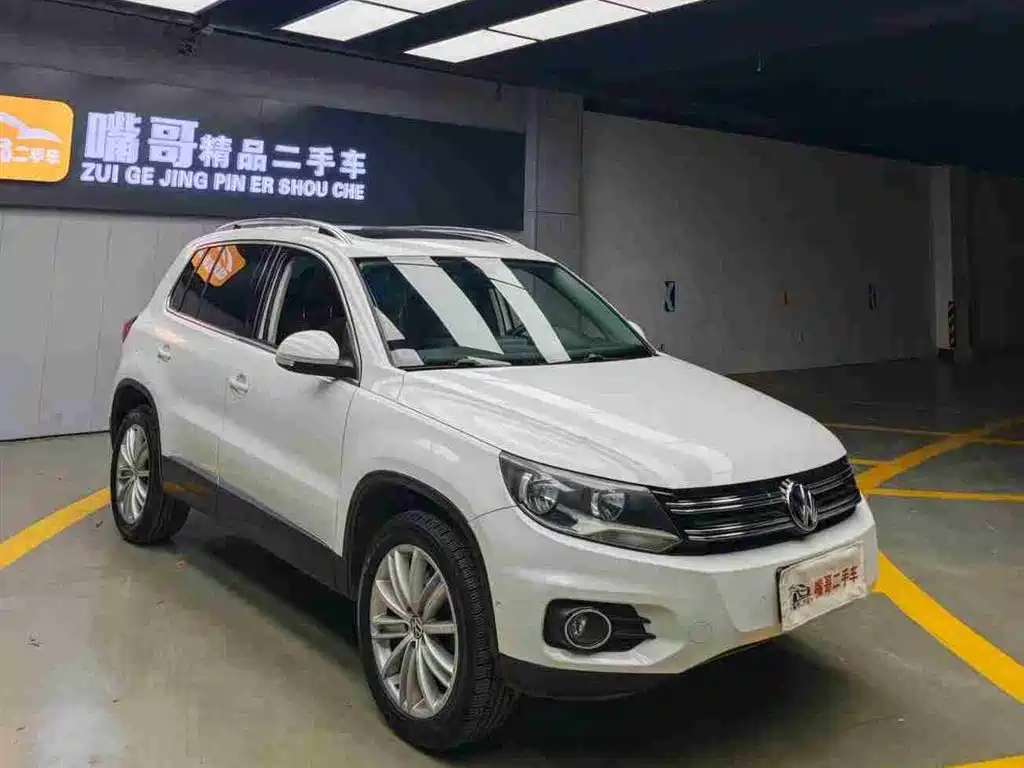 Volkswagen Tiguan 2015 2.0TSI Comfort Edition фото 2