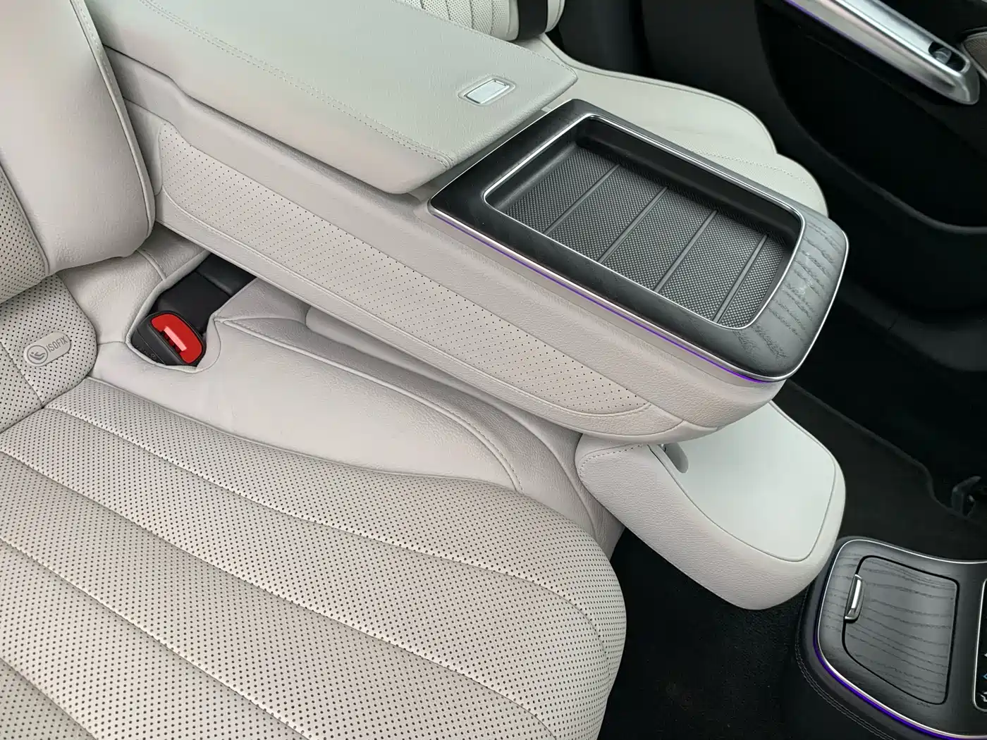 Mercedes-Benz E-Class 2024 Model E 300 L Luxury фото 30