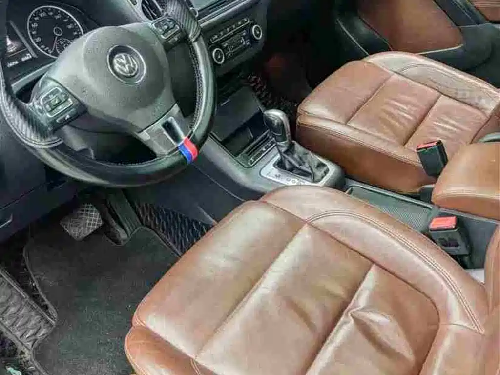 Volkswagen Tiguan 2015 2.0TSI Comfort Edition фото 4