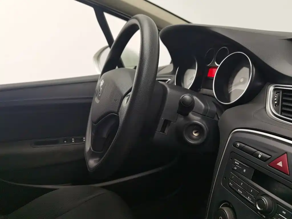 Peugeot 308 2014 2014 Model Joy Edition Classic 1.6L Automatic Superior Style