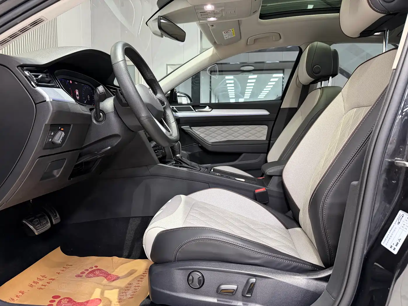 Volkswagen Magotan 2023 Model 2 Million Commemorative Edition 330TSI DSG Luxury фото 13