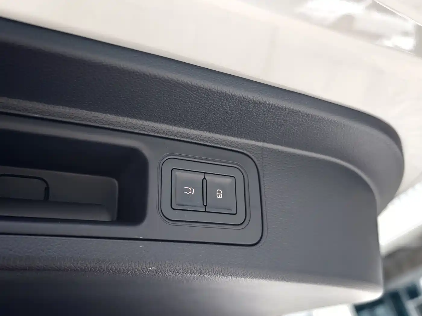 BYD Song PLUS PHEV 2024 Glory Edition DM-i 150km Flagship PLUS фото 21