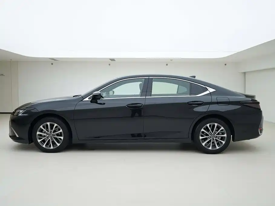 Lexus ES 2025 2025 200 Ultimate Edition