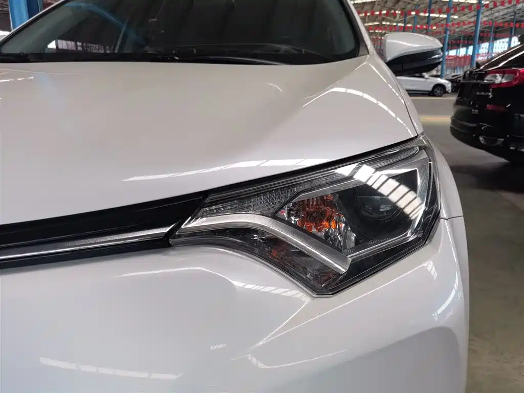 Toyota RAV4 Rongfang 2016 2.0L CVT 2WD Trend (China V) фото 24