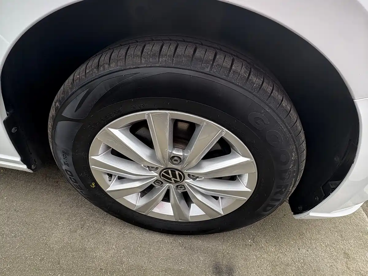 Volkswagen Lavida 2023 1.5L Auto Delight Edition фото 5