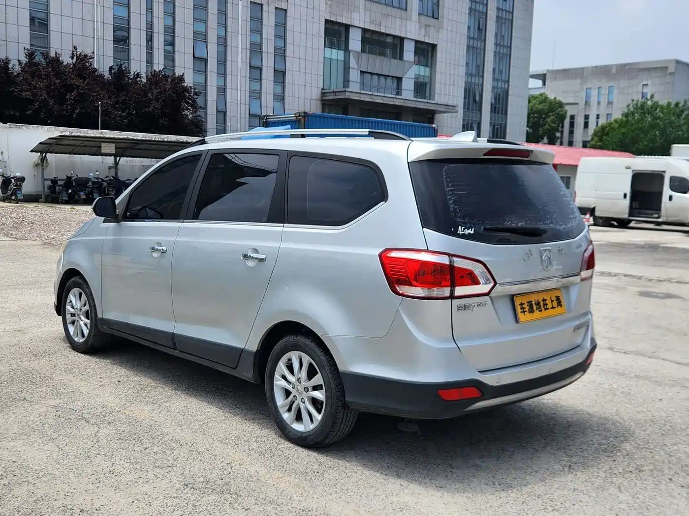 Baojun 730 2015 2016 1.5L Manual Luxury 7-seater