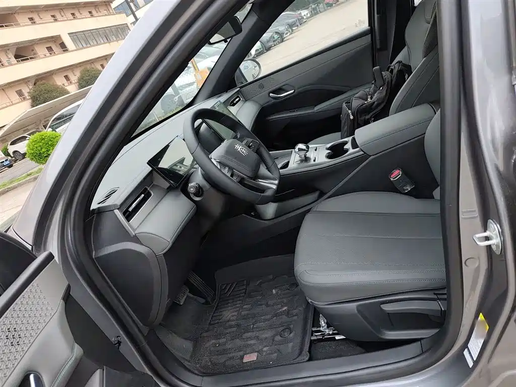 BYD Qin PLUS 2025 DM-i Smart Drive 55KM Leader фото 15