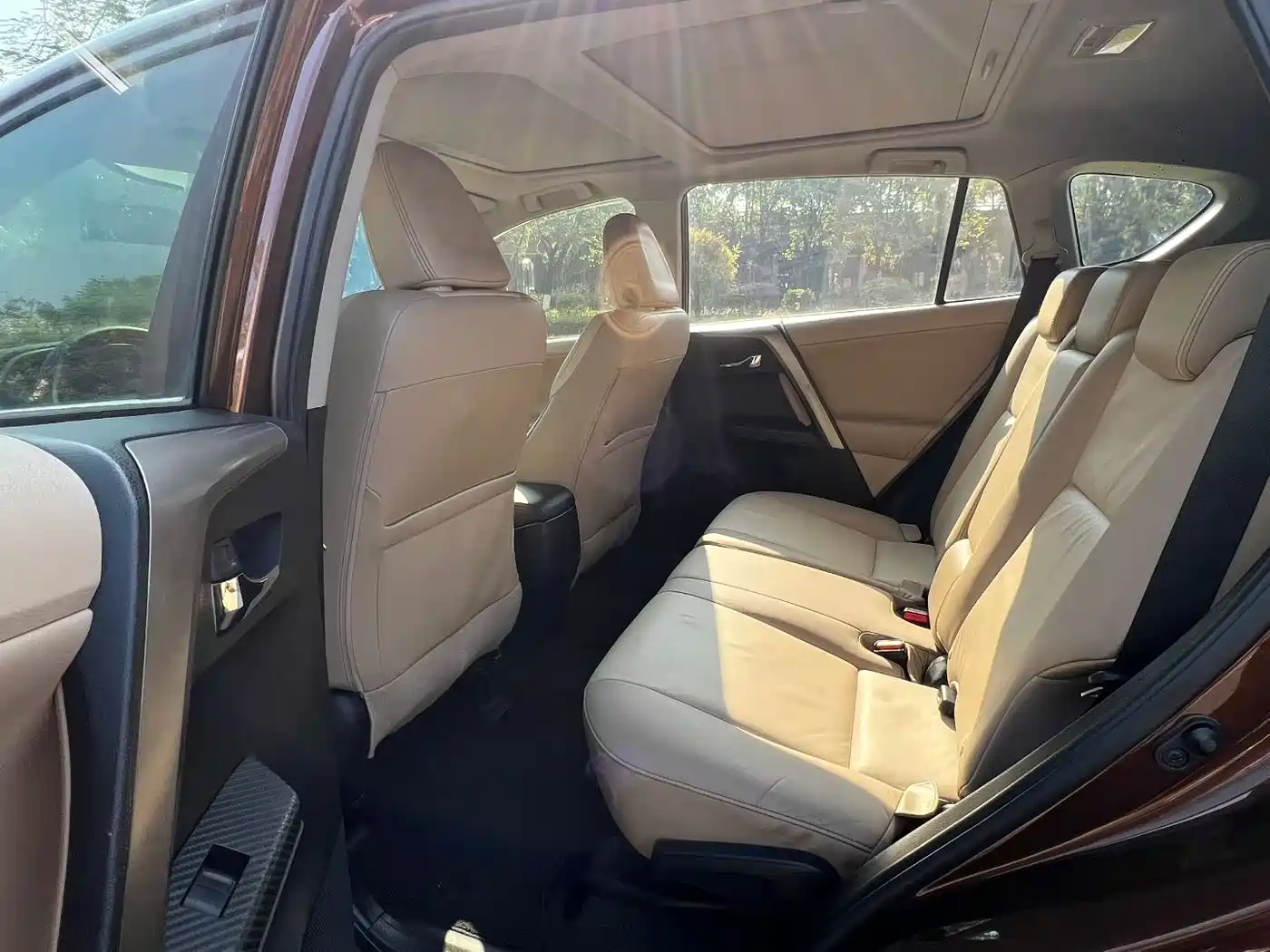 Toyota RAV4 Rongfang 2015 2.5L Auto 4WD Premium Edition фото 6