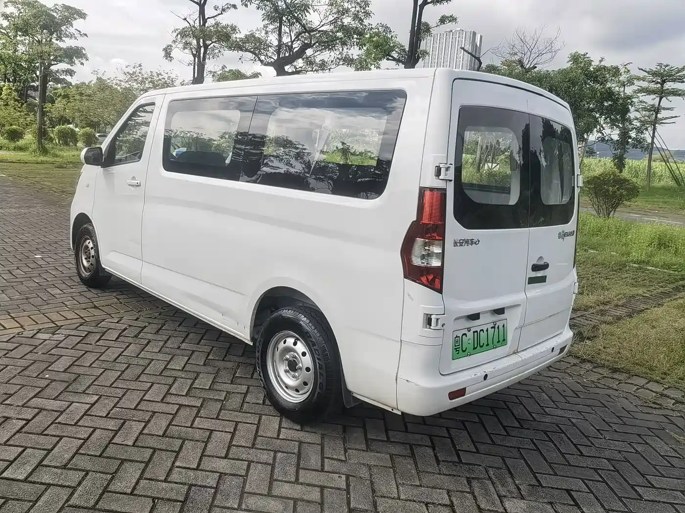 Changan Kaicheng Changan Ruixing EM60 2025 2025 Passenger Version Comfort 6-Seater 300km with Opposing Doors