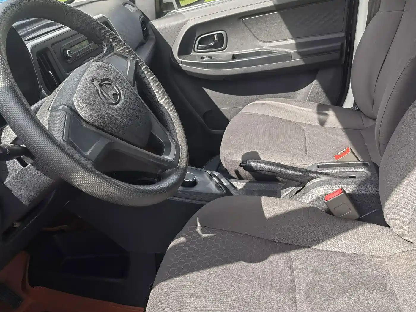 Changan Kaicheng Changan Ruixing EM60 2025 2025 Passenger Version Comfort 6-Seater 300km with Opposing Doors