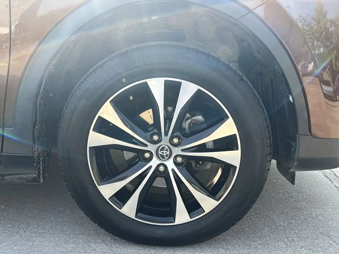 Toyota RAV4 Rongfang 2015 2.5L Auto 4WD Premium Edition фото 11