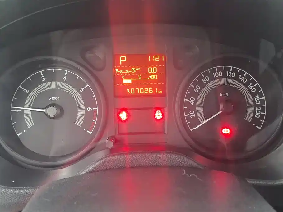 Peugeot 301 2014 1.6L Automatic Comfort Edition фото 14