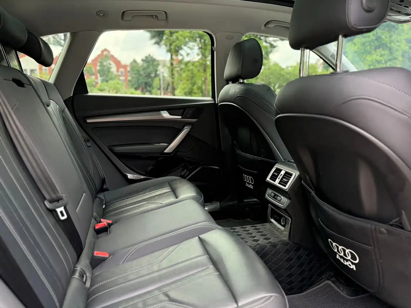 Audi Q5L 2022 45T Luxury Dynamic фото 12