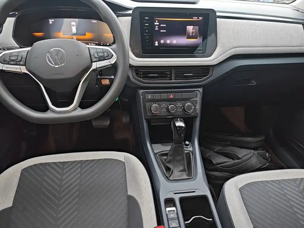 Photo 13 - Volkswagen Tharu