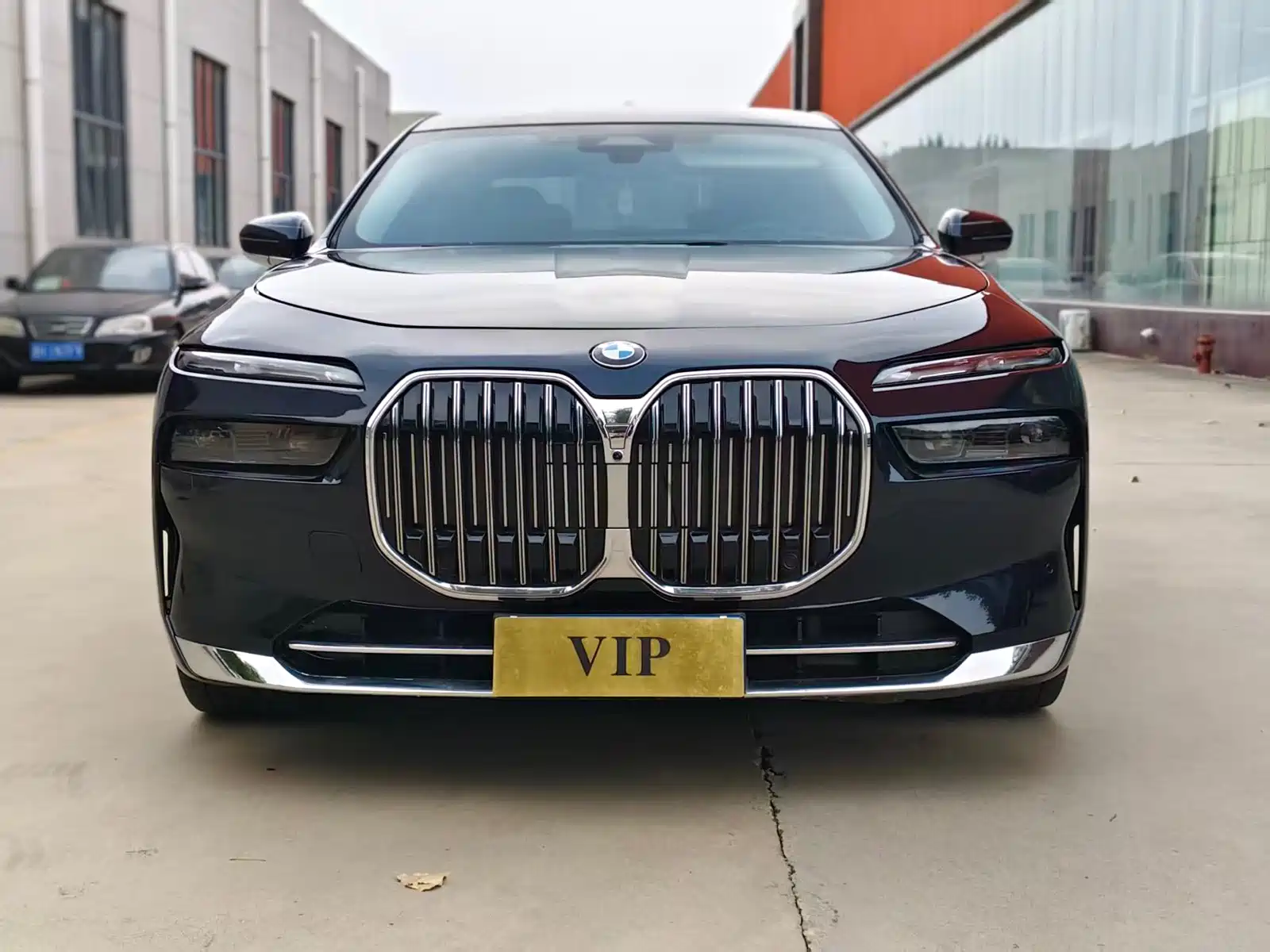 Фото 2 - BMW 7 Series