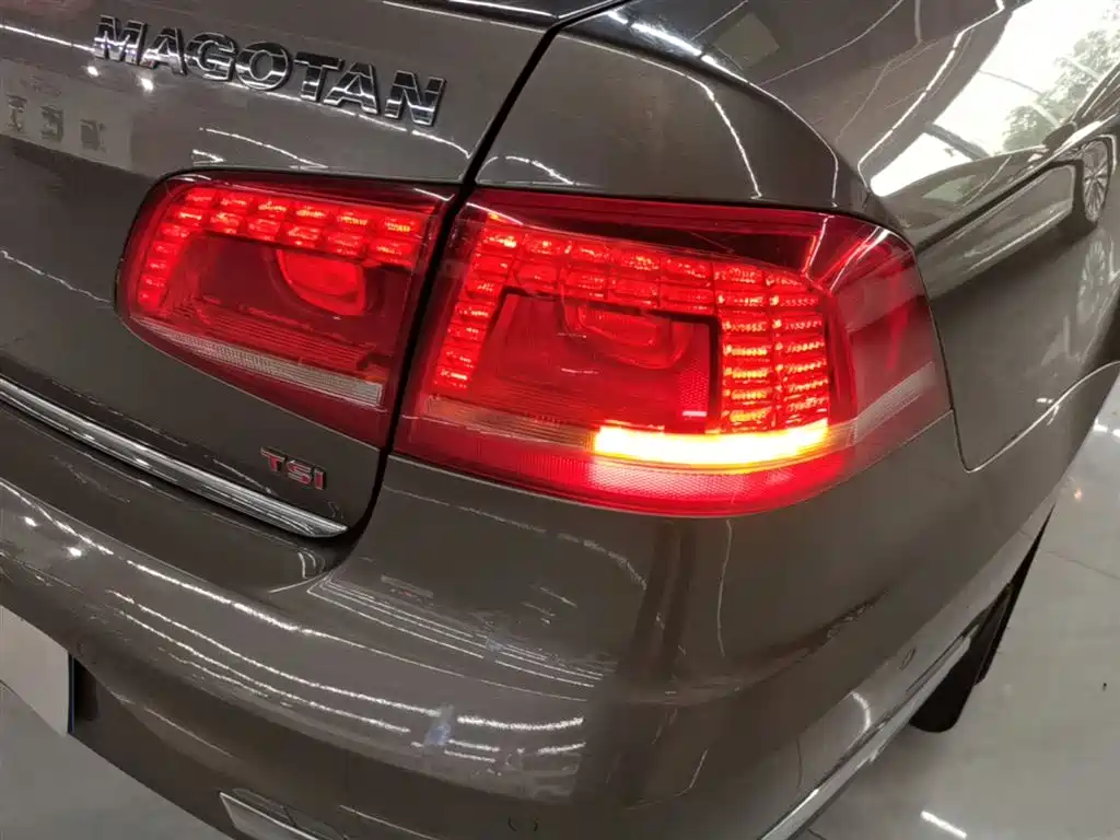 Volkswagen Magotan 2015 2.0TSI Premium фото 8